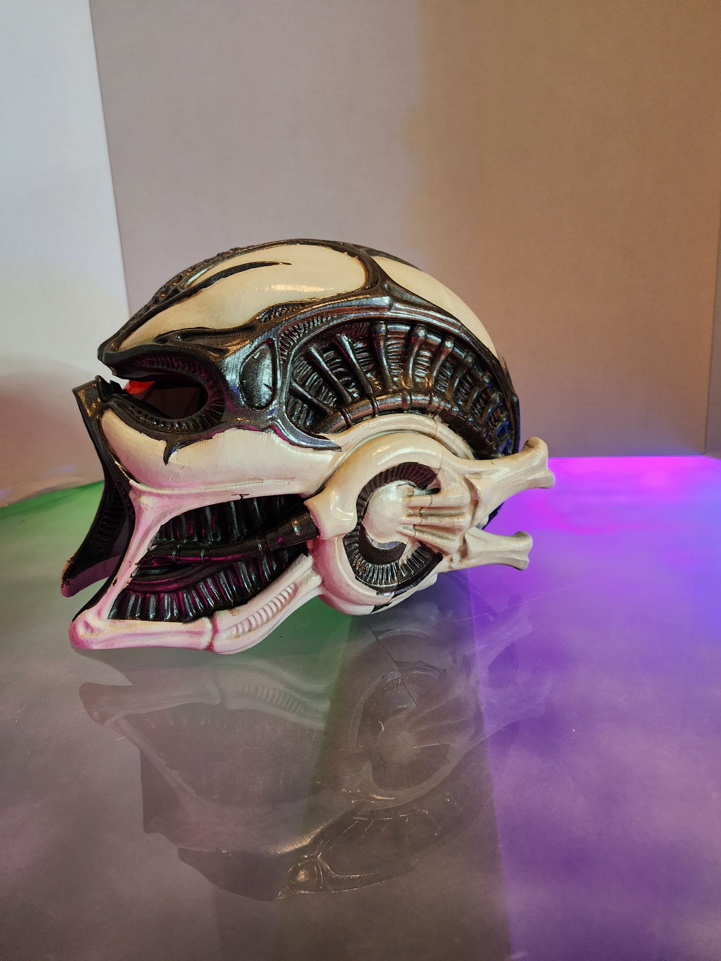 Biomechanical Assault Helmet – Wearable Cosplay STL (Digital Download)